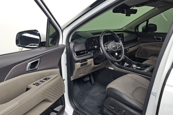 2024 Kia Carnival с пробегом 25 762 км