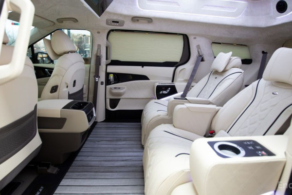 2026 Kia Carnival с пробегом 25 км