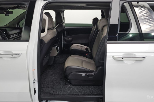 2024 Kia Carnival с пробегом 25 762 км