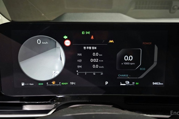 2025 Kia Carnival с пробегом 9 463 км