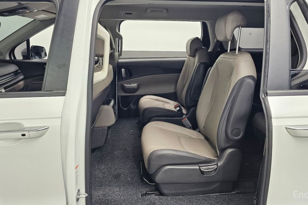 2024 Kia Carnival с пробегом 33 347 км