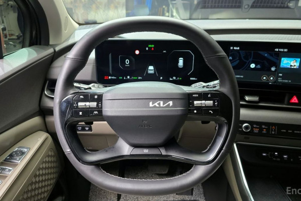 2025 Kia Carnival с пробегом 9 866 км