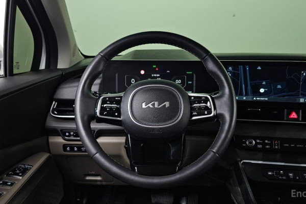 2024 Kia Carnival с пробегом 25 762 км