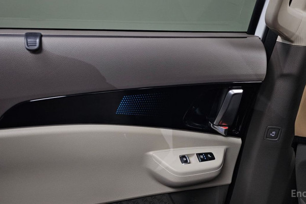 2025 Kia Carnival с пробегом 13 034 км