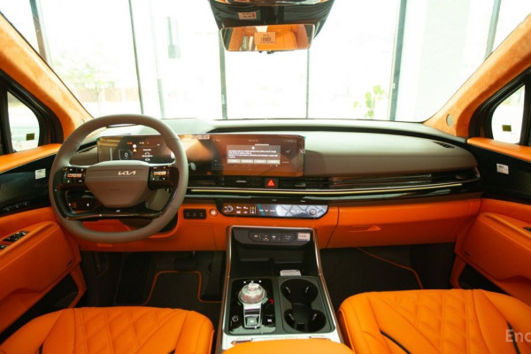 2025 Kia Carnival с пробегом 10 км