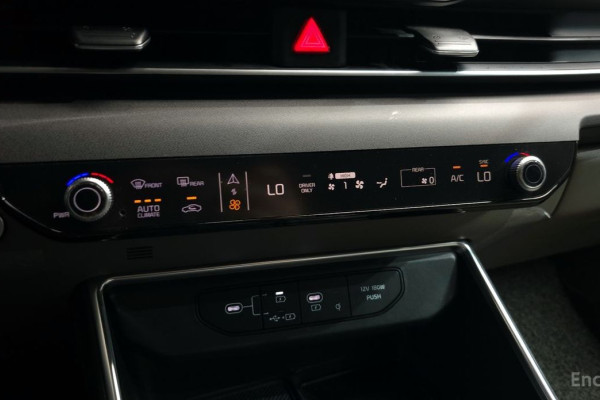 2025 Kia Carnival с пробегом 9 866 км