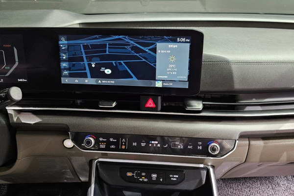 2025 Kia Carnival с пробегом 9 463 км