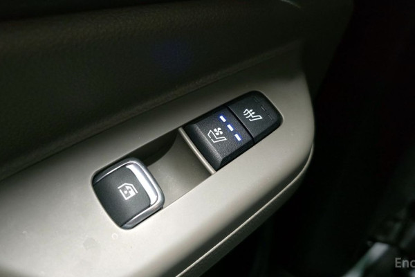 2025 Kia Carnival с пробегом 9 866 км