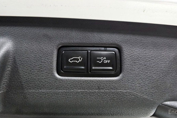 2025 Kia Carnival с пробегом 9 463 км