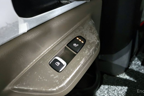 2025 Kia Carnival с пробегом 9 463 км