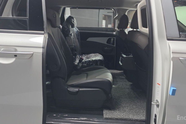 2024 Kia Carnival с пробегом 2 852 км