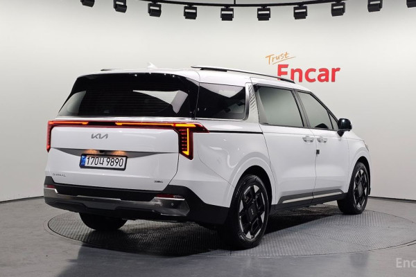 2024 Kia Carnival с пробегом 40 403 км