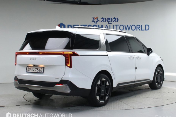 2024 Kia Carnival с пробегом 49 043 км