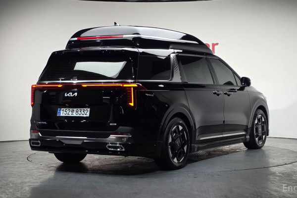 2025 Kia Carnival с пробегом 14 335 км