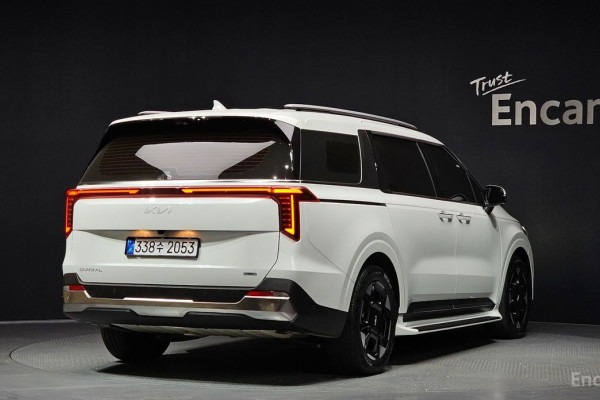 2025 Kia Carnival с пробегом 16 640 км