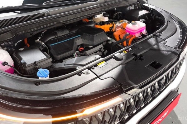 2025 Kia Carnival с пробегом 14 335 км