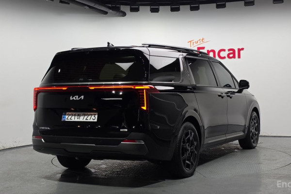 2024 Kia Carnival с пробегом 20 565 км