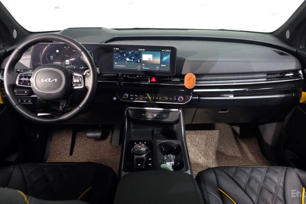 2025 Kia Carnival с пробегом 14 335 км