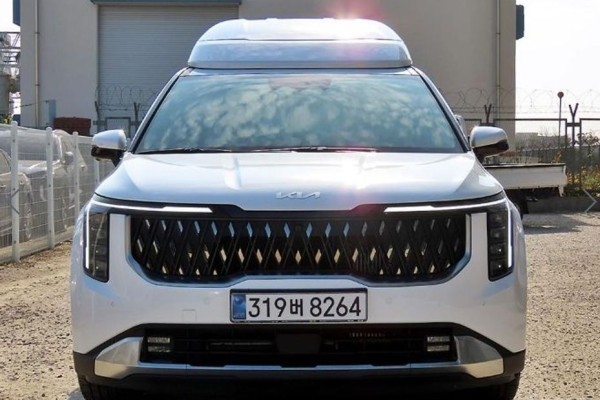 2024 Kia Carnival с пробегом 9 925 км