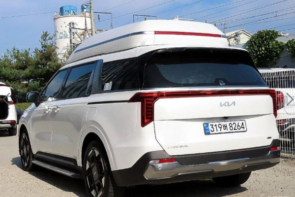 2024 Kia Carnival с пробегом 9 925 км