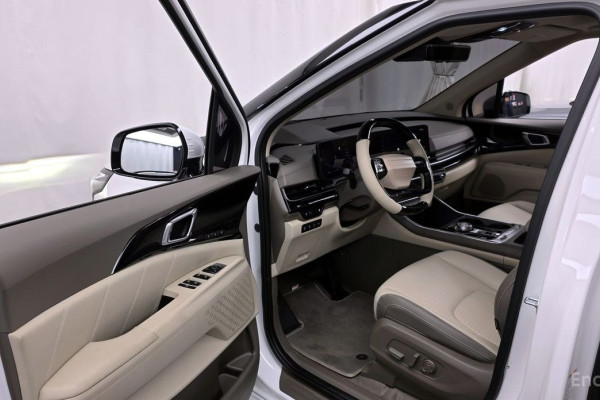 2025 Kia Carnival с пробегом 16 640 км