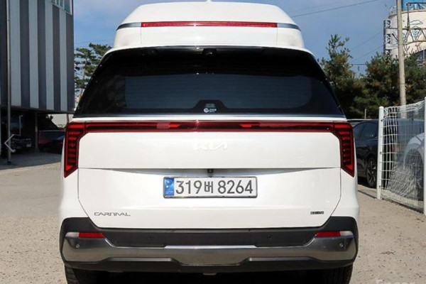 2024 Kia Carnival с пробегом 9 925 км