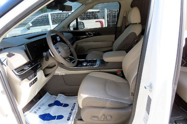 2024 Kia Carnival с пробегом 9 925 км