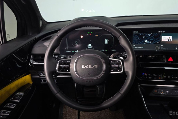 2025 Kia Carnival с пробегом 14 335 км