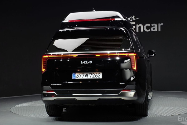 2025 Kia Carnival с пробегом 10 478 км