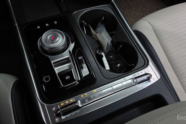 2024 Kia Carnival с пробегом 20 565 км