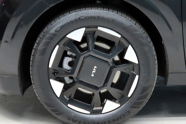 2025 Kia Carnival с пробегом 16 800 км