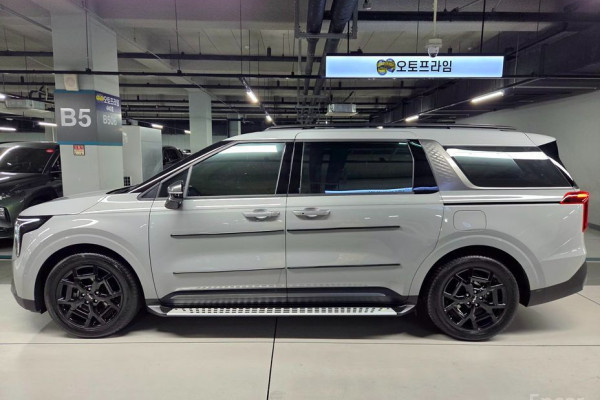 2025 Kia Carnival с пробегом 27 300 км
