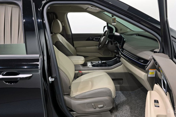 2024 Kia Carnival с пробегом 62 119 км