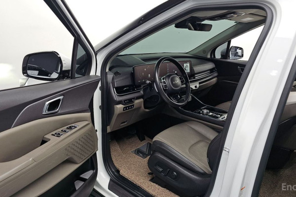 2024 Kia Carnival с пробегом 50 694 км