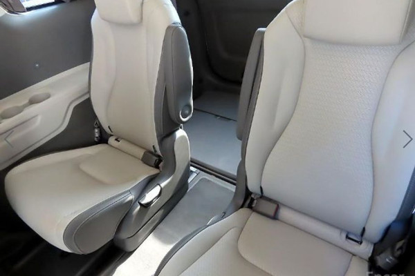 2024 Kia Carnival с пробегом 9 925 км