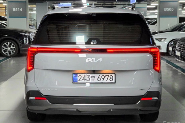 2025 Kia Carnival с пробегом 27 300 км