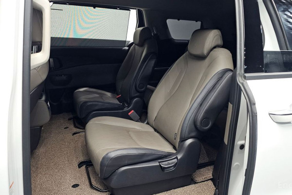 2024 Kia Carnival с пробегом 50 694 км