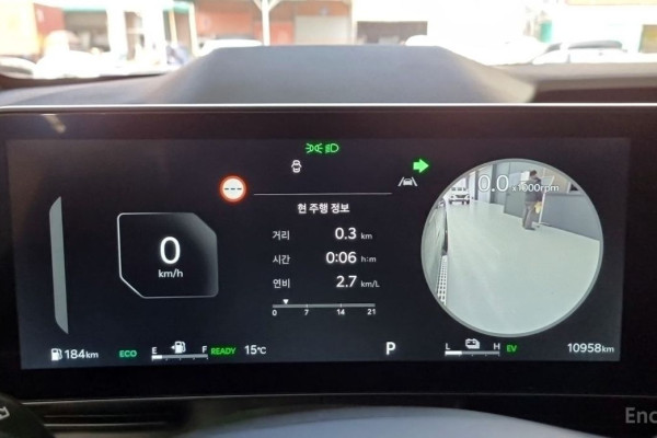 2025 Kia Carnival с пробегом 10 900 км