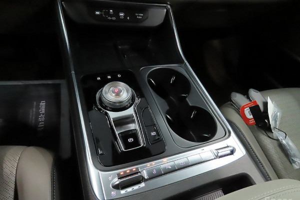 2025 Kia Carnival с пробегом 16 800 км