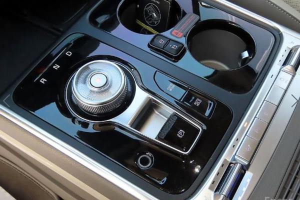 2024 Kia Carnival с пробегом 9 925 км