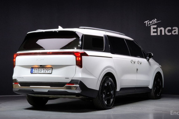 2024 Kia Carnival с пробегом 25 627 км