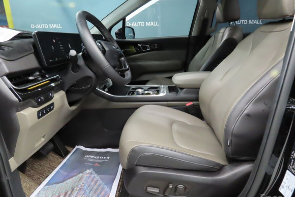 2025 Kia Carnival с пробегом 16 800 км