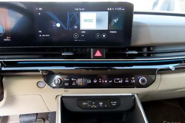 2024 Kia Carnival с пробегом 9 925 км