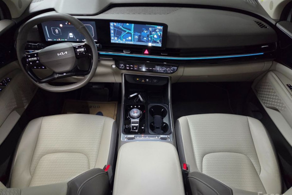 2025 Kia Carnival с пробегом 27 300 км