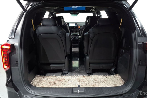 2025 Kia Carnival с пробегом 14 335 км