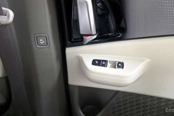 2025 Kia Carnival с пробегом 16 640 км