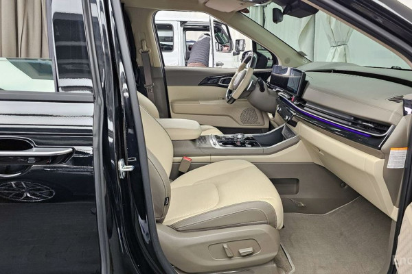 2024 Kia Carnival с пробегом 28 819 км