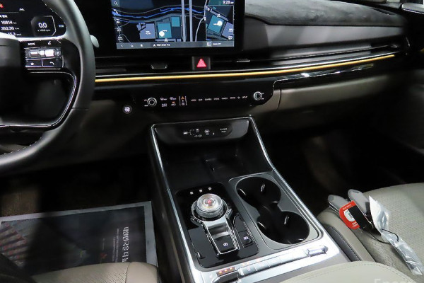 2025 Kia Carnival с пробегом 16 800 км