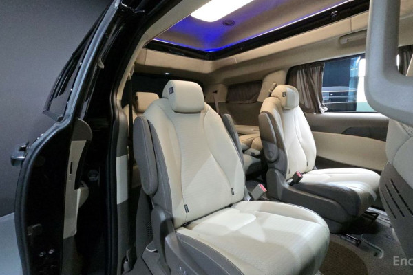 2025 Kia Carnival с пробегом 10 478 км