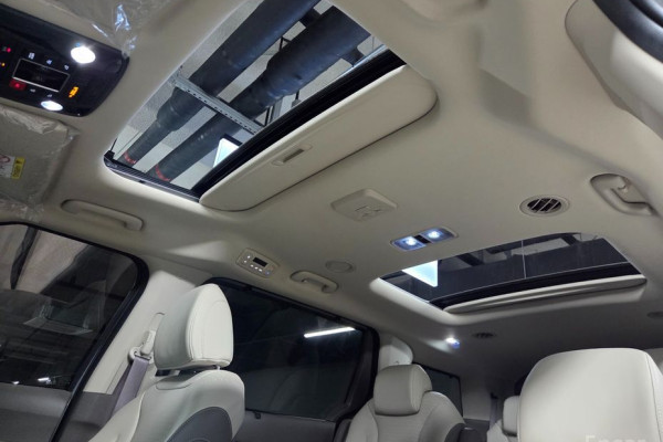 2025 Kia Carnival с пробегом 27 300 км